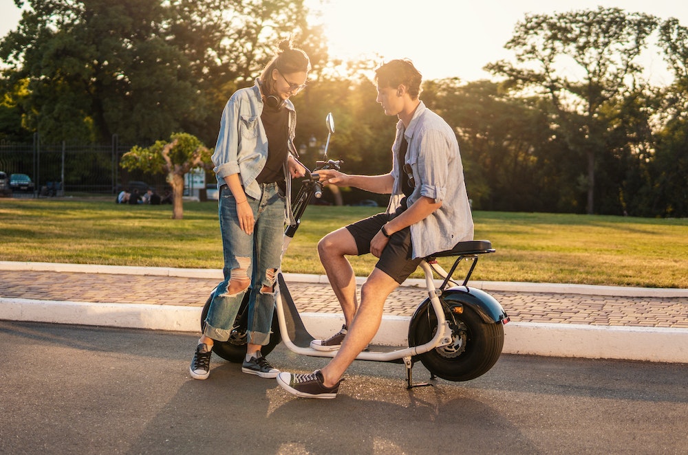 Vélo électrique : quelles sont les obligations des utilisateurs en matière de respect des règles de conduite sur les pistes cyclables ?
