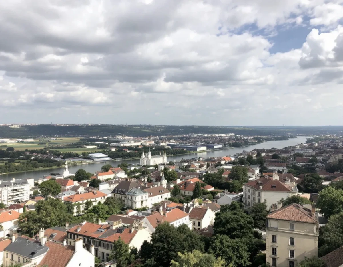 La Forteresse Patrimoniale : Stratégies Juridiques pour Préserver l'Héritage Familial